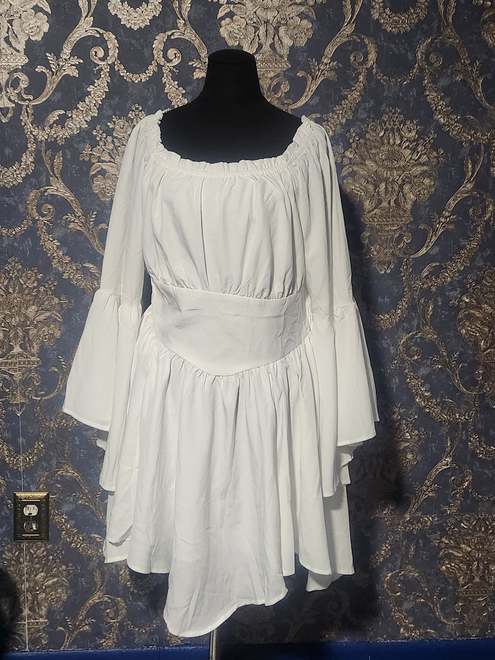 White Peasant Style Long Sleeve Dress
